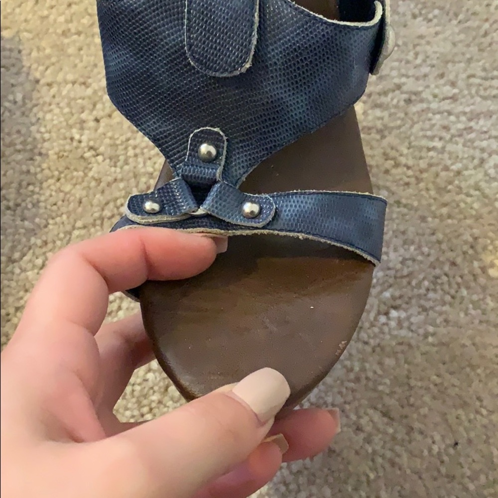 Heels - Picture 4 of 6
